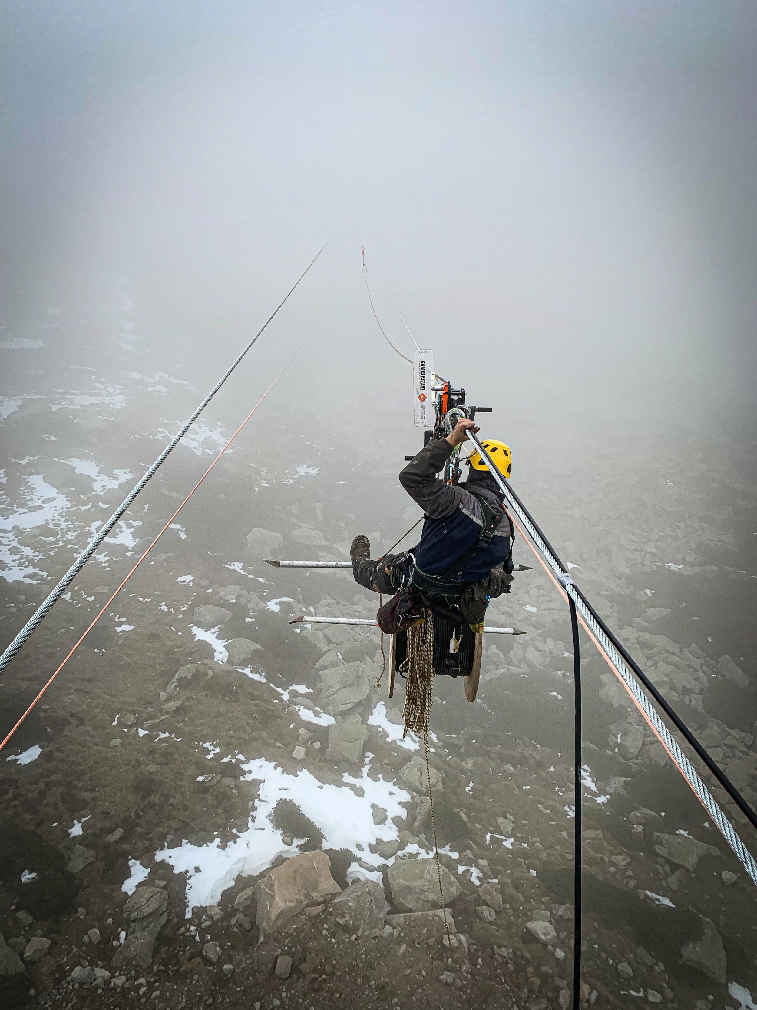 Intervention de cordistes MS Access pour respirer le bon air chez VLM à Porte Puymorens (industrie) – 1